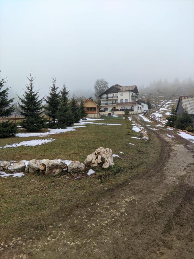 Готель La Rocca Фундата Екстер'єр фото
